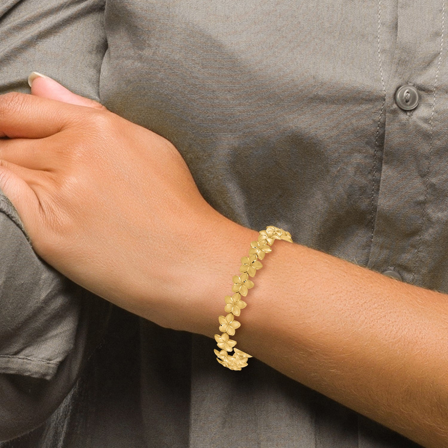 14K Brushed & D/C Plumeria Bracelet