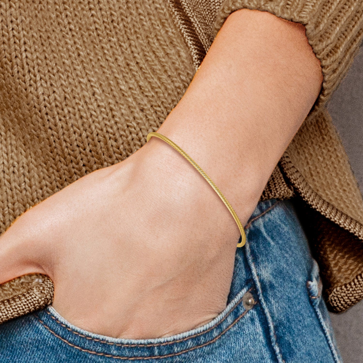 14K Polished Textured Slip-on Bangle