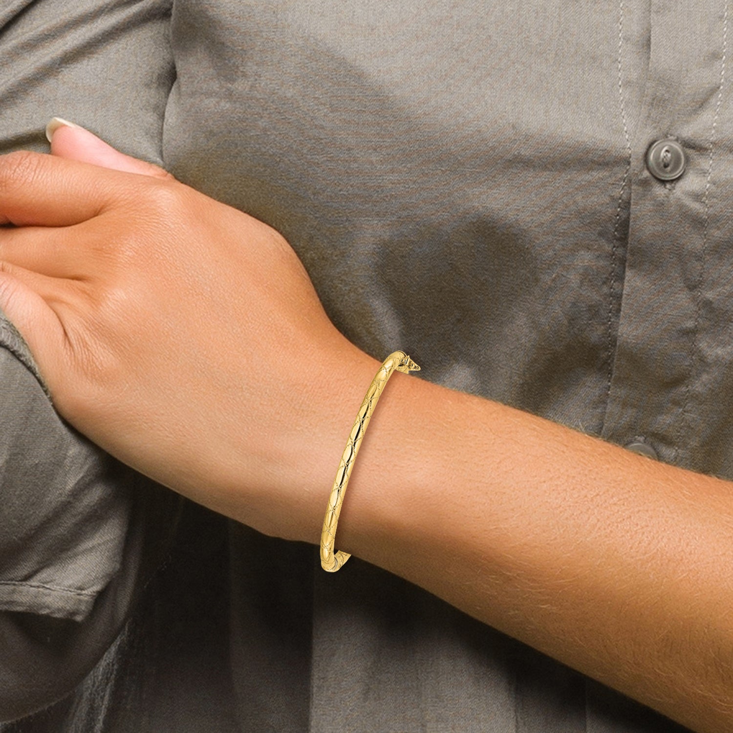 14K Polished and Textured Hinged Bangle