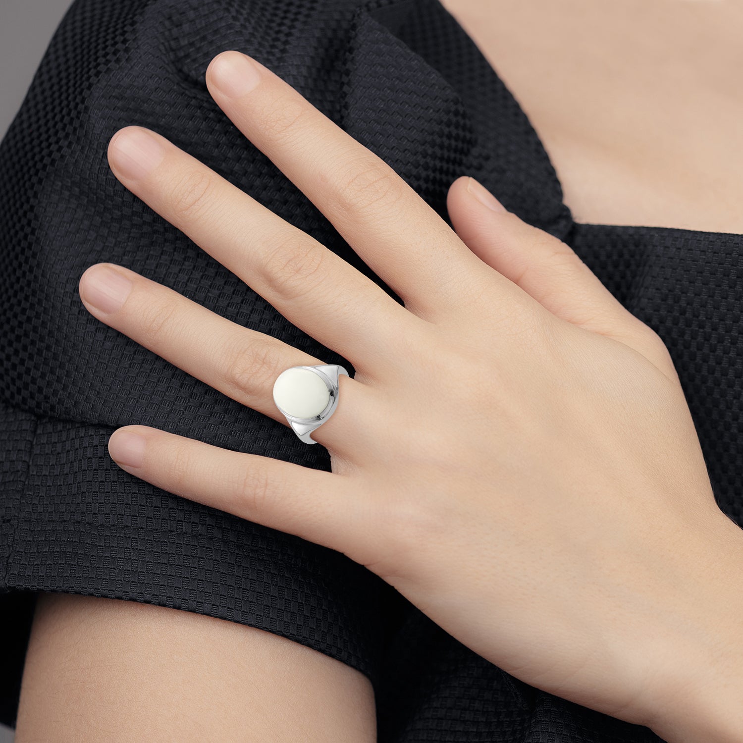 Sterling Silver Rhodium-plated White Agate Ring