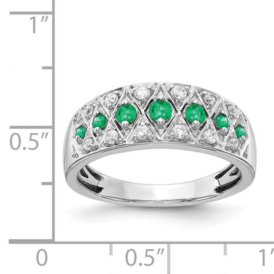 14k White Gold Diamond and Emerald Fancy Ring