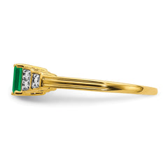 14k Emerald and Diamond Ring