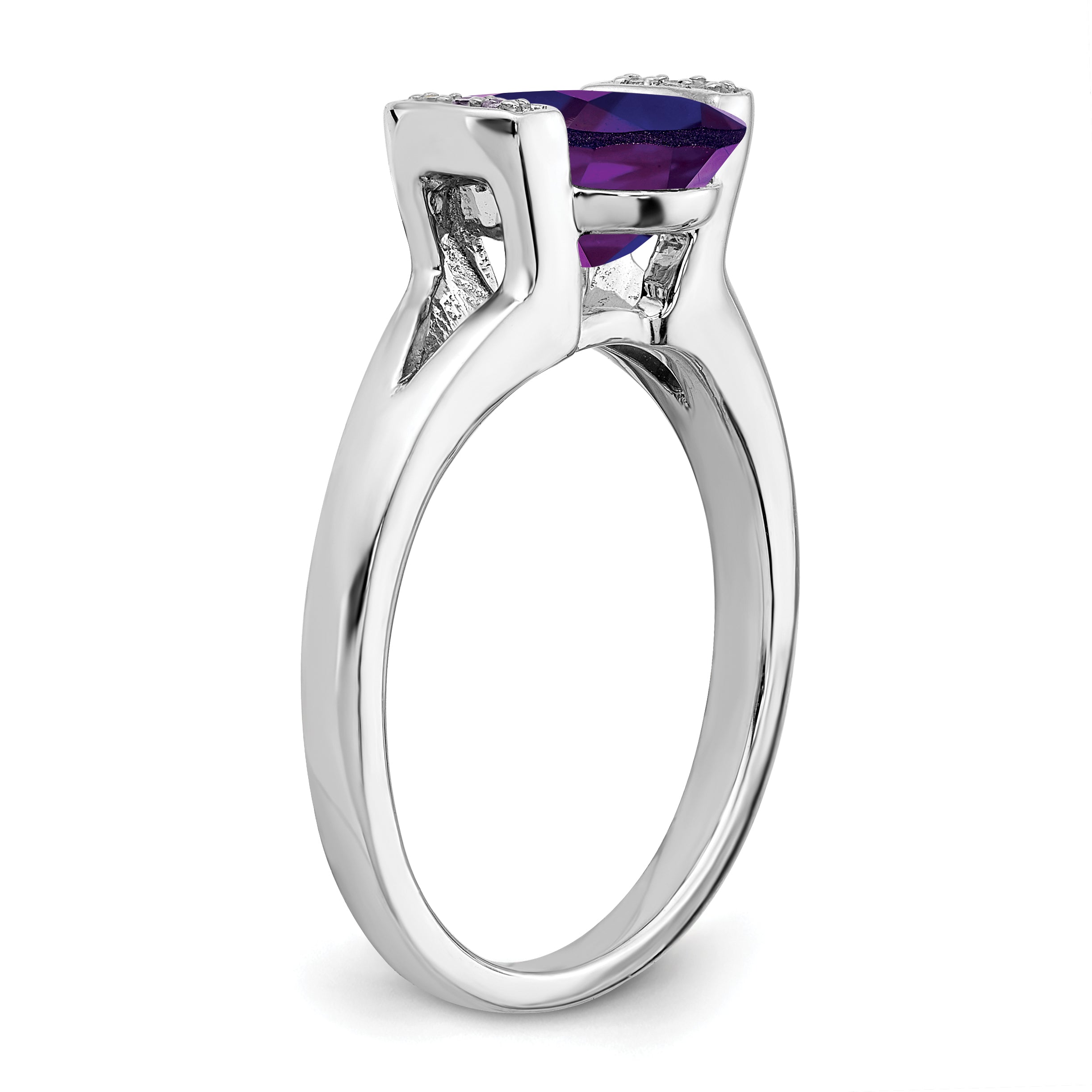 14k White Gold Oval Amethyst and Diamond Ring