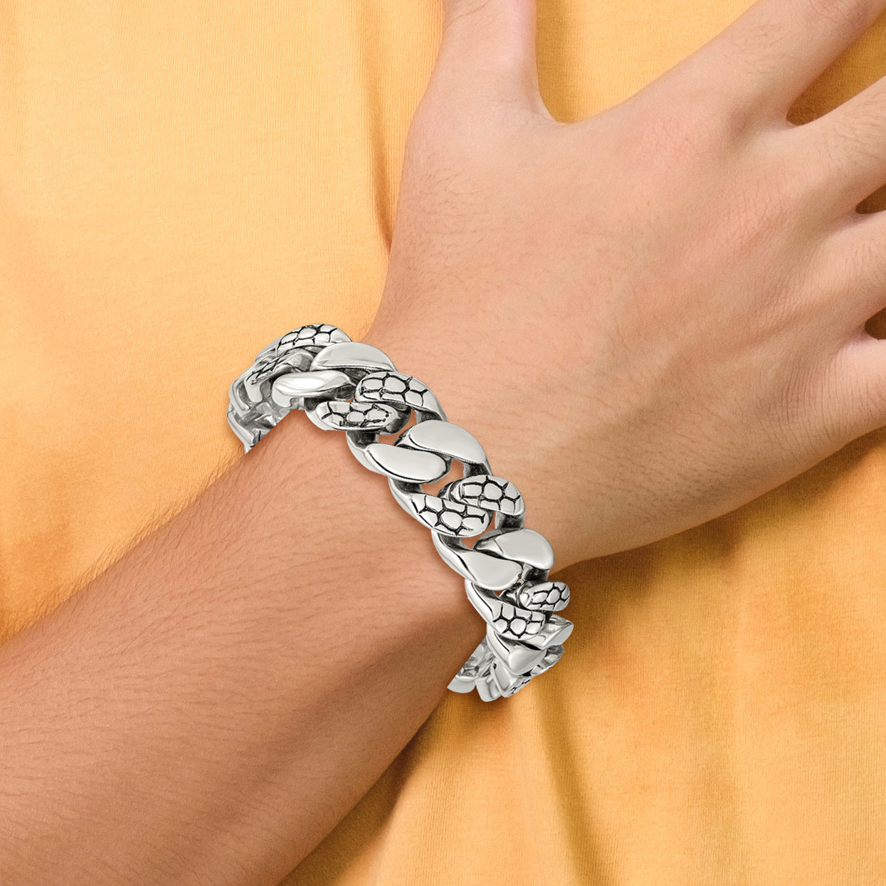 Chisel Stainless Steel Polished and Textured Snake Skin Design 8.5 inch Curb Bracelet