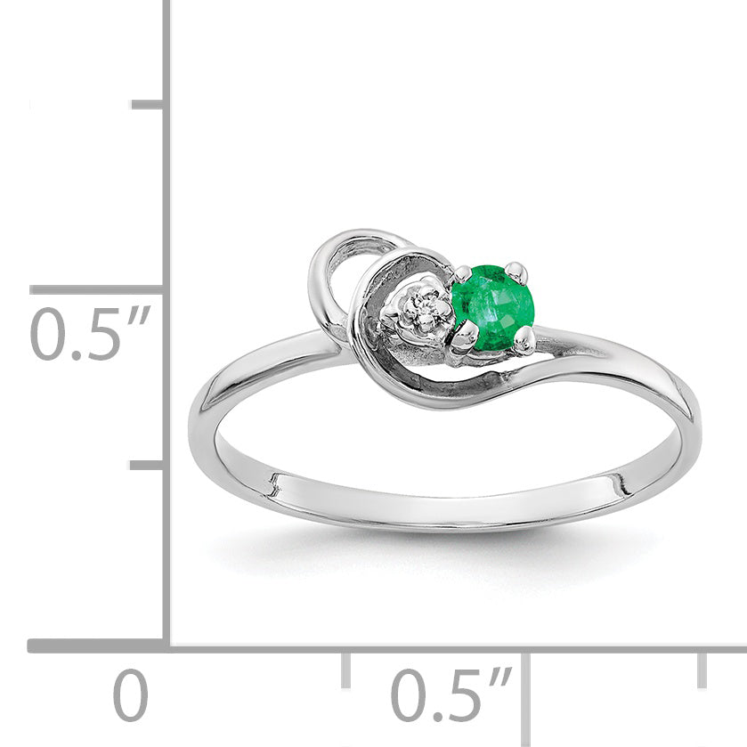 14K White Gold 3mm Emerald VS Diamond ring