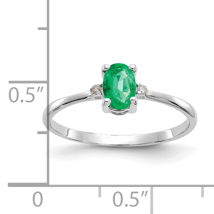 14k White Gold Diamond & Emerald Birthstone Ring