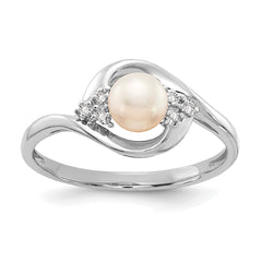 14k White Gold Fresh Water Cultured Pearl and Diamond Ring