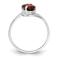 14k White Gold 7x5mm Oval Garnet ring