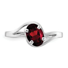 14k White Gold 7x5mm Oval Garnet ring